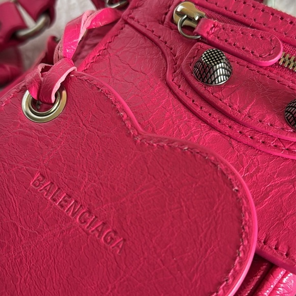 ❌SOLD❌Balenciaga Le Cagole XS Pink Crinkled Leather Two Way Bag - Picture 9 of 14
